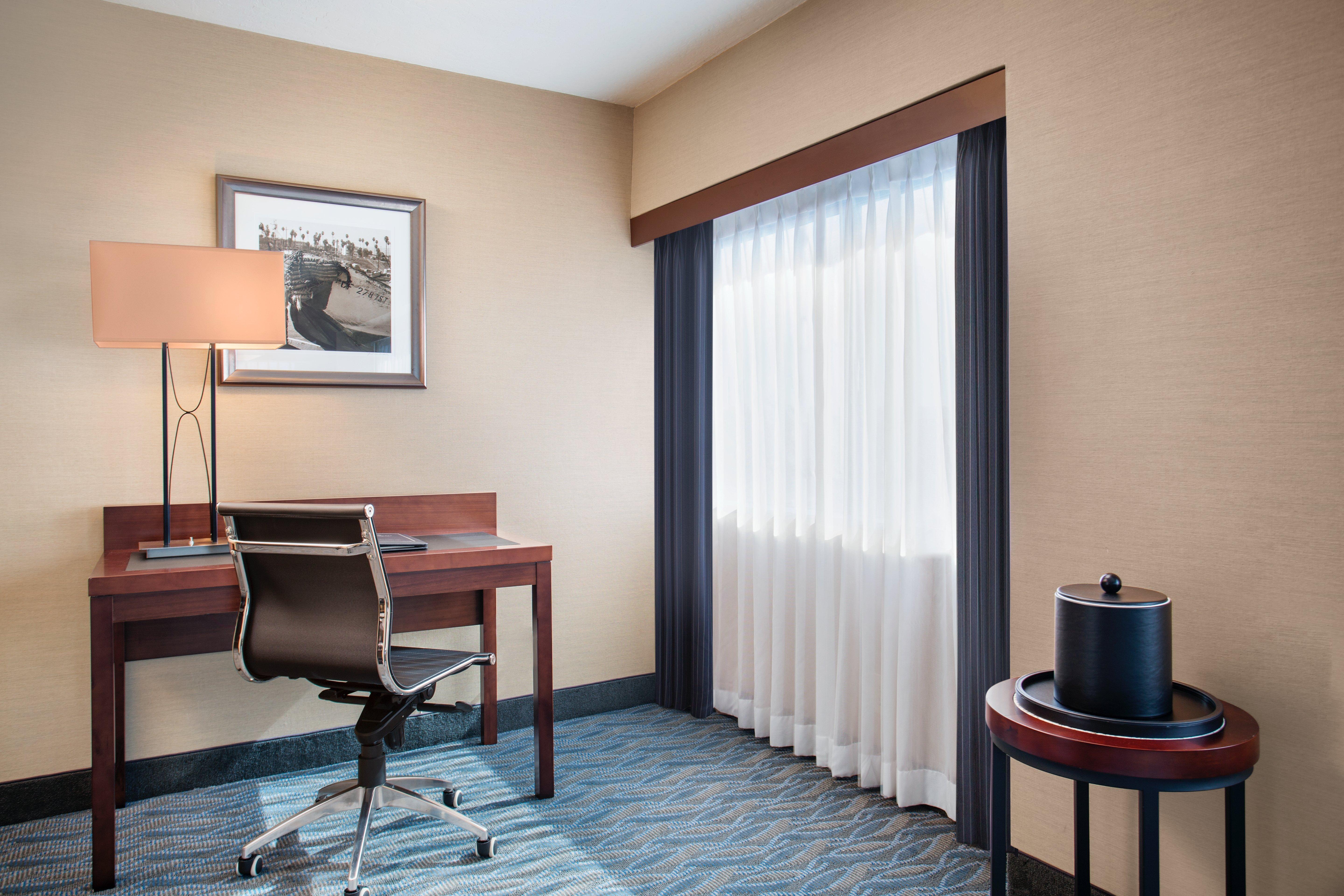 Crowne Plaza Hotel Los Angeles Harbor By Ihg Екстер'єр фото